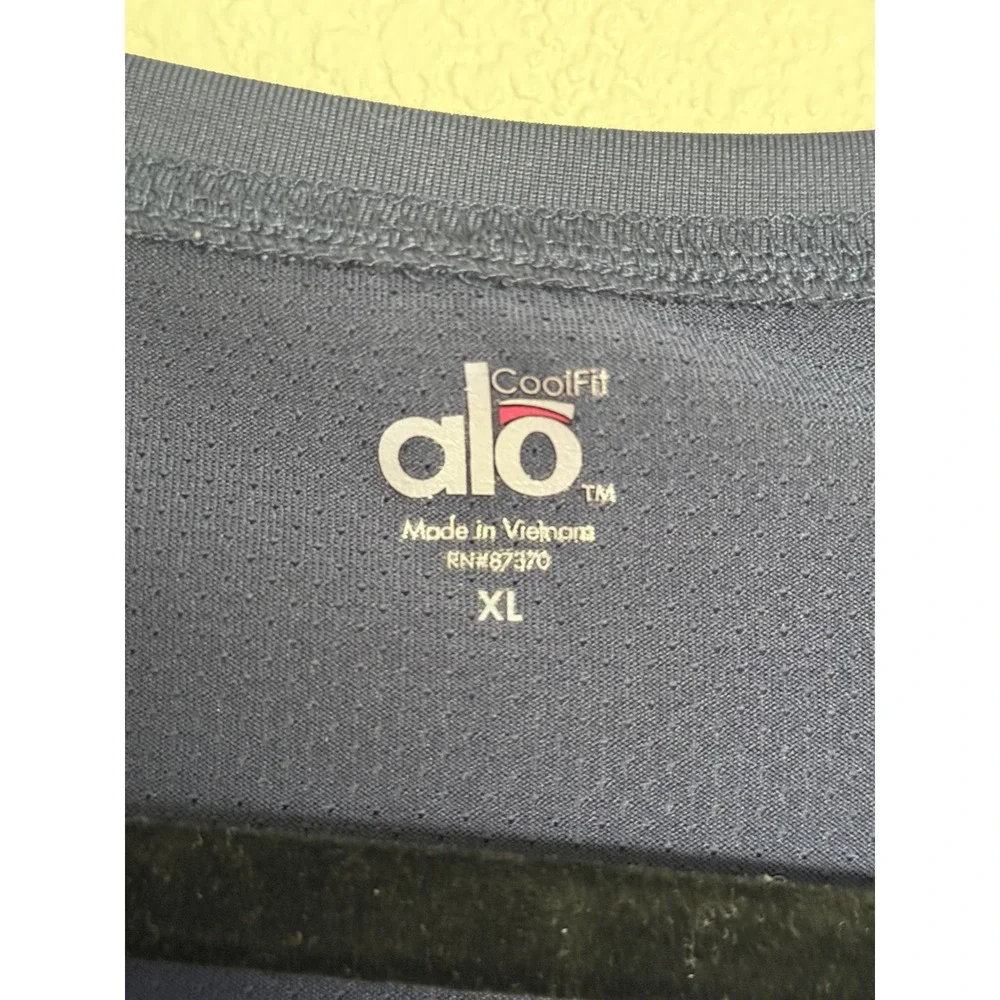 Alo Yoga CoolFit Navy Blue Short Sleeve Mesh Panel Athletic Workout Tee XL